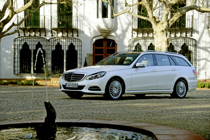 Mercedes-Benz E 220 BlueTEC SW Mercedes-Benz E 220 BlueTEC SW