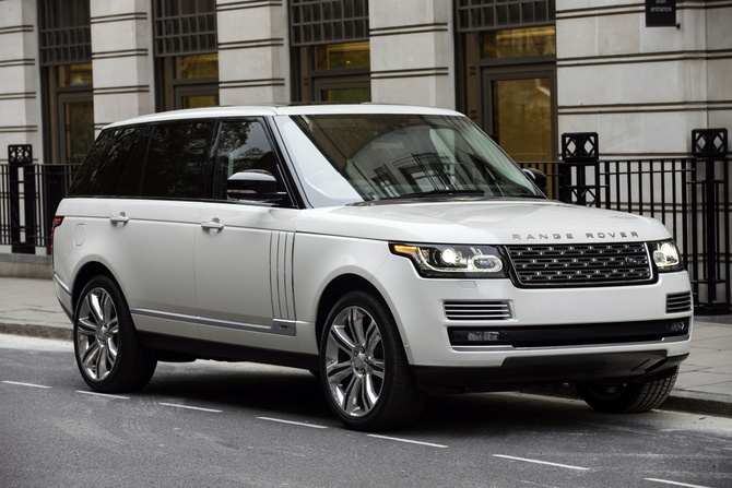 Land Rover Range Rover 4.4 SDV8 Autobiography LWB Land Rover Range Rover 4.4 SDV8 Autobiography LWB