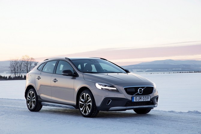 Volvo V40 Cross Country D4 Summum Volvo V40 Cross Country D4 Summum