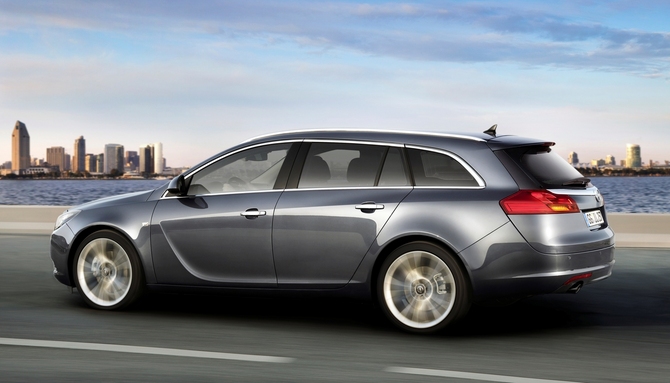 Opel Insignia Sports Tourer 2.0 Turbo Cosmo Opel Insignia Sports Tourer 2.0 Turbo Cosmo