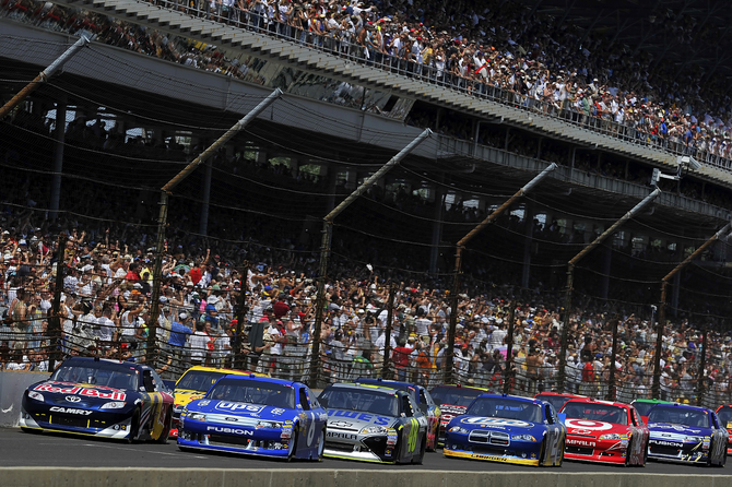 Imagem da edição de 2011 da NASCAR Sprint Cup Imagem da edição de 2011 da NASCAR Sprint Cup