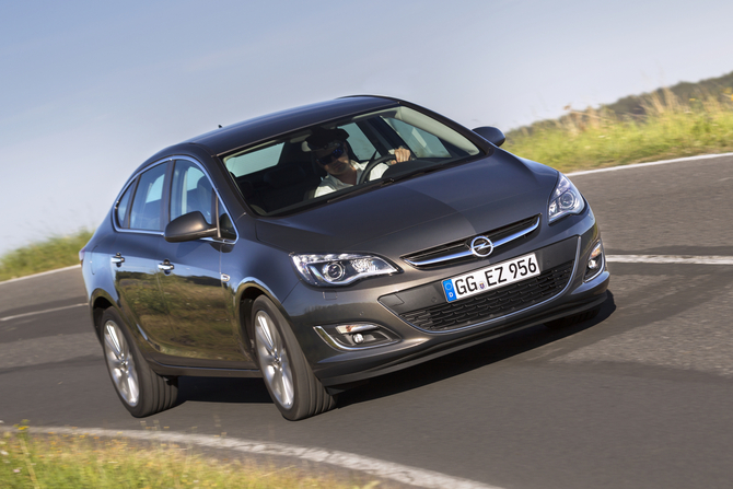 Opel Astra 1.4 Turbo FlexFuel Opel Astra 1.4 Turbo FlexFuel