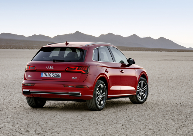 Audi Q5 2.0 TFSI quattro tiptronic Audi Q5 2.0 TFSI quattro tiptronic