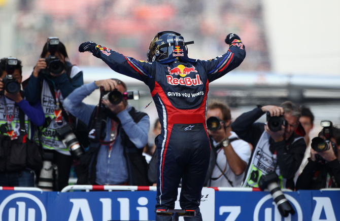 Vettel retunrs to wins and hands title to Red Bull Vettel retunrs to wins and hands title to Red Bull