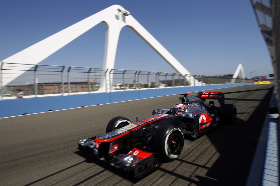 O MP4-27 irá receber modificações aerodinâmicas significativas ao longo das próximas duas semanas