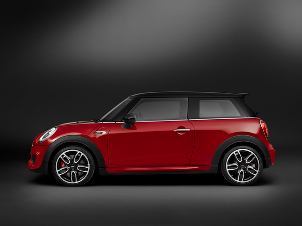 Version will be combined with a six-speed manual gearbox or an optional six-speed automatic gearbox Version will be combined with a six-speed manual gearbox or an optional six-speed automatic gearbox