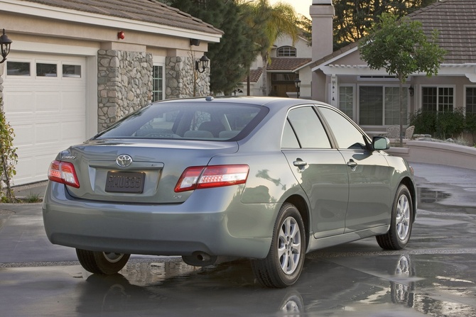 Toyota Camry LE 6-Spd AT Toyota Camry LE 6-Spd AT
