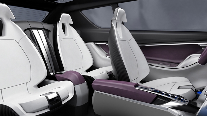 Ssangyong e-XIV Concept Is an Range Extended SUV with a Roof-Mounted Solar Panel Ssangyong e-XIV Concept Is an Range Extended SUV with a Roof-Mounted Solar Panel