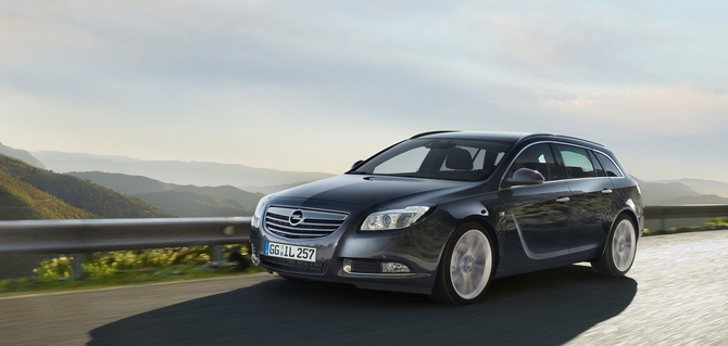 Opel Insignia 2.0 Turbo Cosmo Active Select Opel Insignia 2.0 Turbo Cosmo Active Select