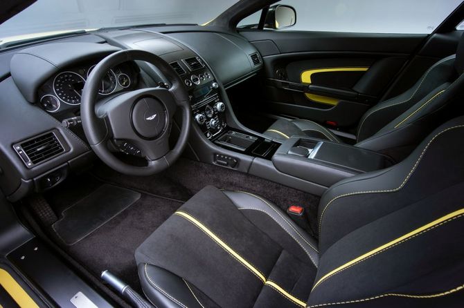 Aston Martin V12 Vantage S Aston Martin V12 Vantage S