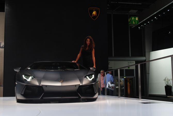 Lamborghini Aventador LP 700-4 Lamborghini Aventador LP 700-4