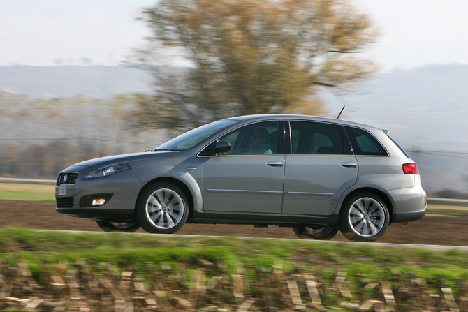 Fiat Croma 1.9 Multijet 16v Automatic Fiat Croma 1.9 Multijet 16v Automatic