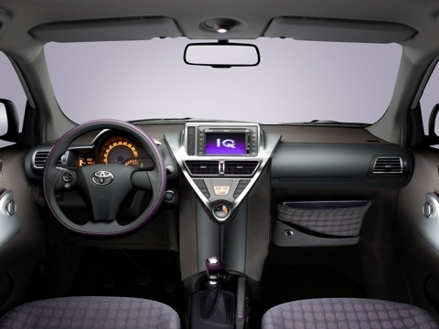 2010 Toyota iQ - First Drive Review 2010 Toyota iQ - First Drive Review