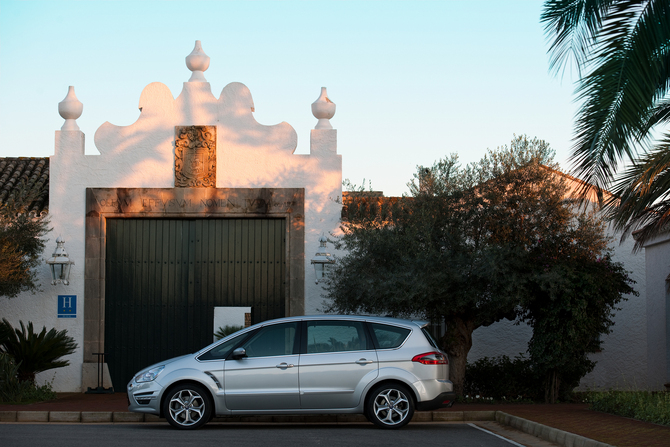 Ford S-MAX 2.0TDCi PowerShift 163cv Titanium S 7L Ford S-MAX 2.0TDCi PowerShift 163cv Titanium S 7L