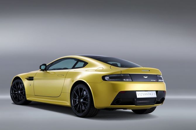 Aston Martin V12 Vantage S Aston Martin V12 Vantage S