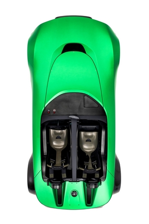 O compartimento do motor está colocado bastante atrás da frente do carro O compartimento do motor está colocado bastante atrás da frente do carro