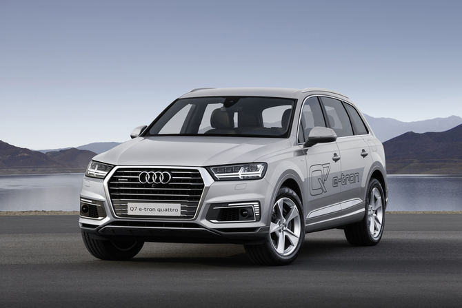 Audi Q7 2.0 TFSI e-tron quattro Audi Q7 2.0 TFSI e-tron quattro