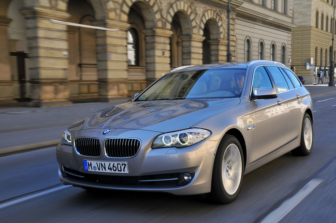 BMW 535i Touring xDrive AT BMW 535i Touring xDrive AT