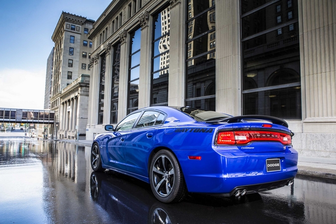 The car is available with either the Pentastar V6 or Hemi V8 The car is available with either the Pentastar V6 or Hemi V8