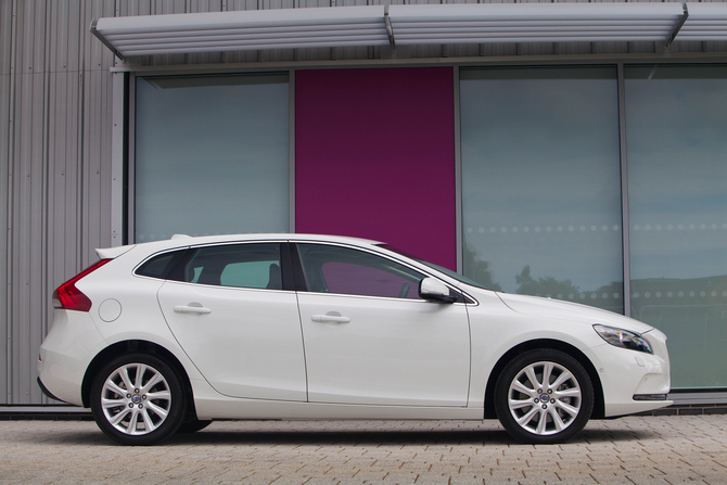 Volvo V40 T5 Summum Geartronic Volvo V40 T5 Summum Geartronic