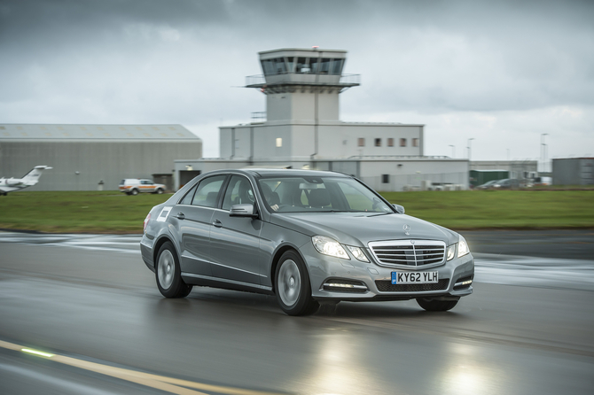 Mercedes E300 BlueTEC Drives Across Britain with a High Speed Twist Mercedes E300 BlueTEC Drives Across Britain with a High Speed Twist