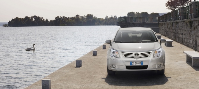 Toyota Avensis Sedan 2.2 D-4D 150 D-CAT Auto. Premium Toyota Avensis Sedan 2.2 D-4D 150 D-CAT Auto. Premium