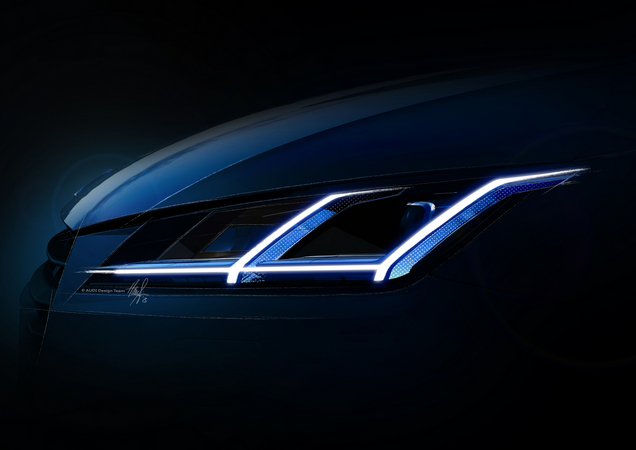 The headlights feature the same design The headlights feature the same design