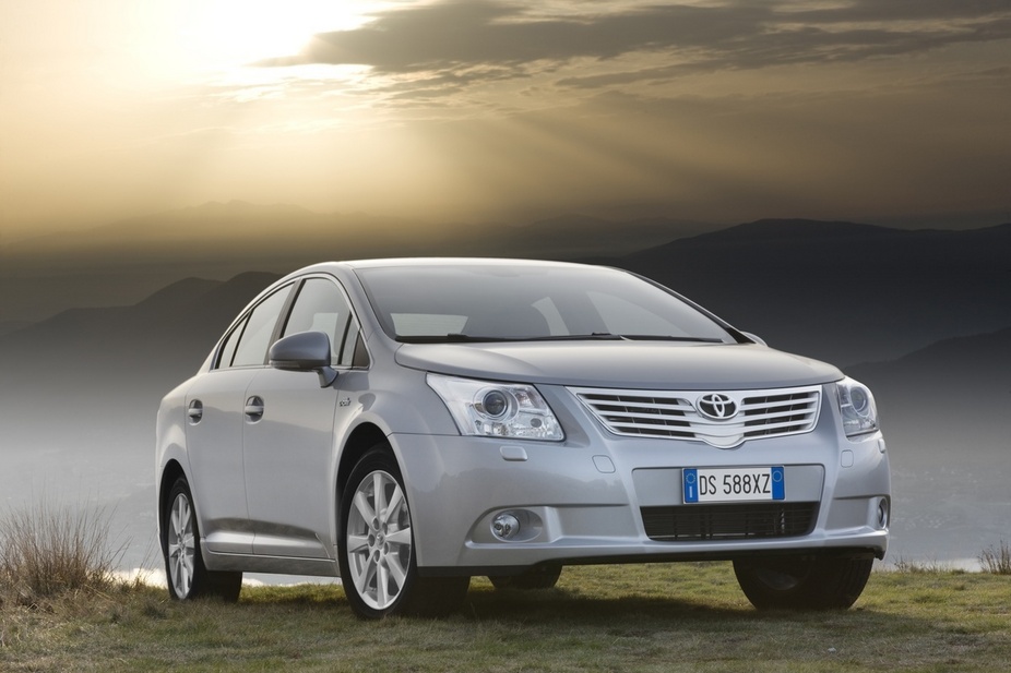 Toyota Avensis Sedan 2.2 D-4D 180 D-CAT Premium
