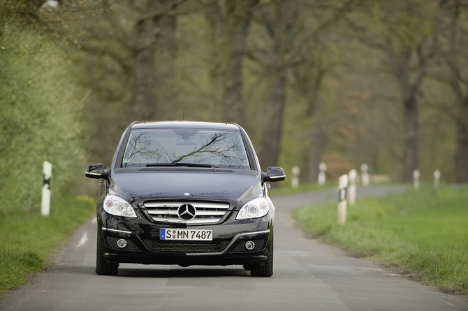 Mercedes-Benz B 180 (FL) Mercedes-Benz B 180 (FL)