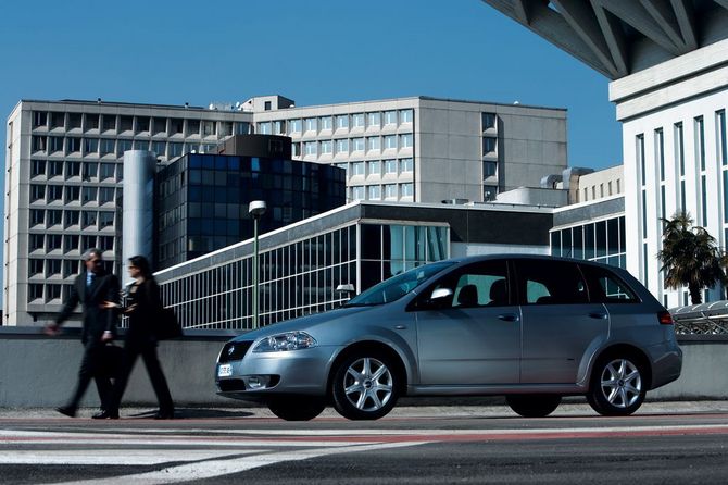 Fiat Croma 2.4 Multijet 20v Automatic Fiat Croma 2.4 Multijet 20v Automatic