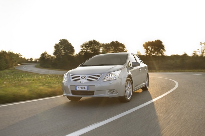 Toyota Avensis Sedan 2.0 D-4D 125 Sol Toyota Avensis Sedan 2.0 D-4D 125 Sol