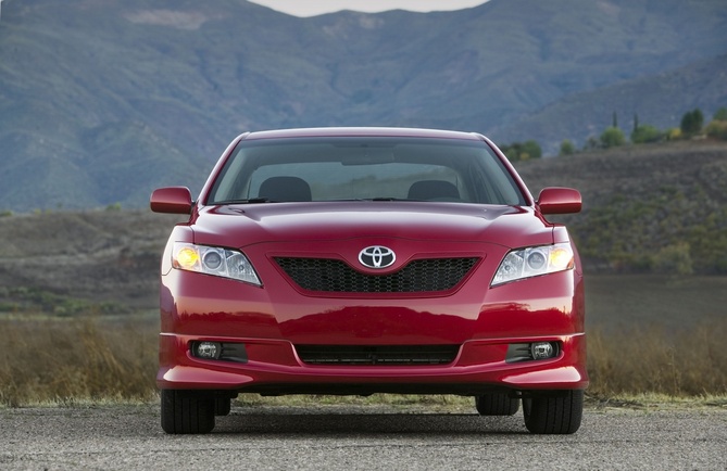 Toyota Camry SE 5-Spd AT Toyota Camry SE 5-Spd AT