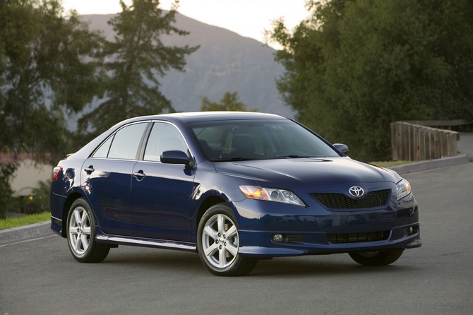 Toyota Camry SE 5-Spd MT Toyota Camry SE 5-Spd MT