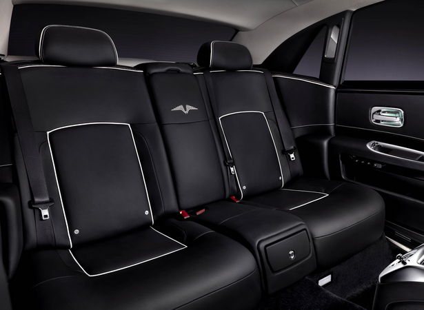 The rear armrest is embroidered The rear armrest is embroidered