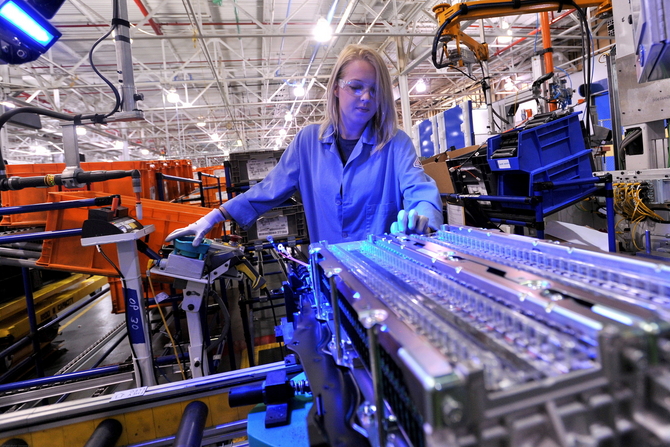 1000 Ingenieure arbeiten bei Ford an den neuen Technologien 1000 Ingenieure arbeiten bei Ford an den neuen Technologien
