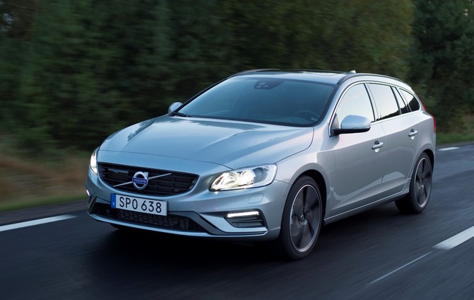 Volvo V60 D6 AWD R-Design PHEV Geartronic Volvo V60 D6 AWD R-Design PHEV Geartronic