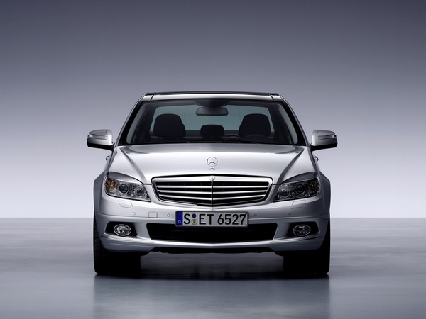 Mercedes-Benz C 200 CDI BlueEFFICIENCY Mercedes-Benz C 200 CDI BlueEFFICIENCY