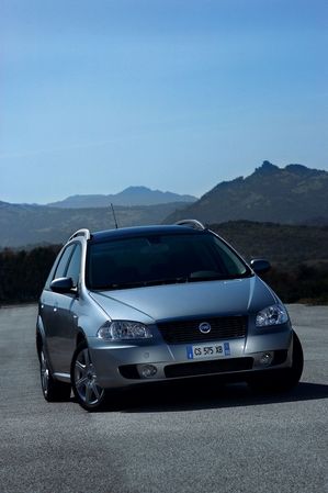 Fiat Croma 2.2 MPI 16v Automatic Fiat Croma 2.2 MPI 16v Automatic