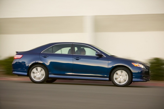 Toyota Camry LE 5-Spd MT Toyota Camry LE 5-Spd MT