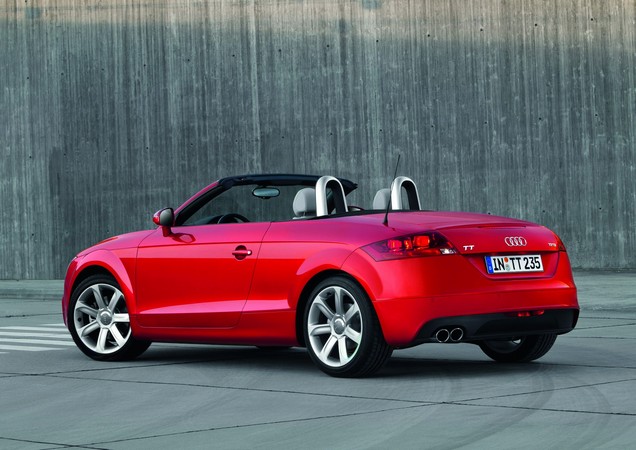 Audi TT Roadster 2.0 TFSI 211 S line Audi TT Roadster 2.0 TFSI 211 S line