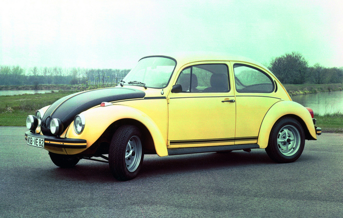 Volkswagen Käfer 1303 gewinnt Das Goldene Klassik-Lenkrad 2012 Volkswagen Käfer 1303 gewinnt Das Goldene Klassik-Lenkrad 2012