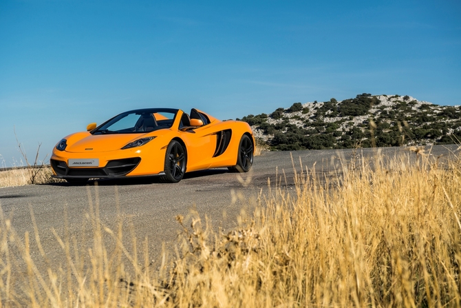 Os carros estão limitados a 100 unidades e contêm características exclusivas Os carros estão limitados a 100 unidades e contêm características exclusivas