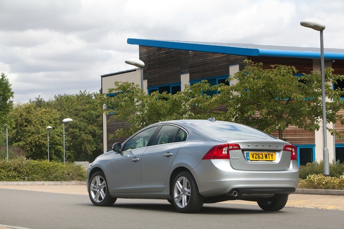 Volvo S60 1.6 T4 Kinetic Volvo S60 1.6 T4 Kinetic
