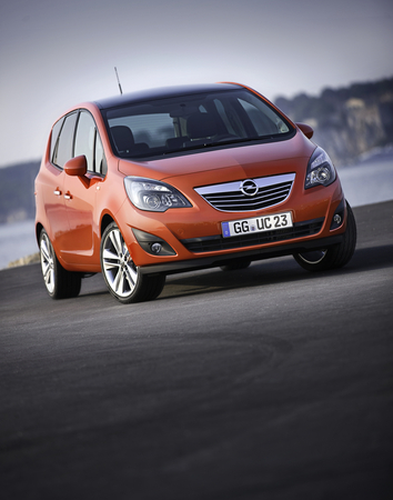 Opel Meriva 1.7 CDTI DPF 130 hp Cosmo (10) Opel Meriva 1.7 CDTI DPF 130 hp Cosmo (10)