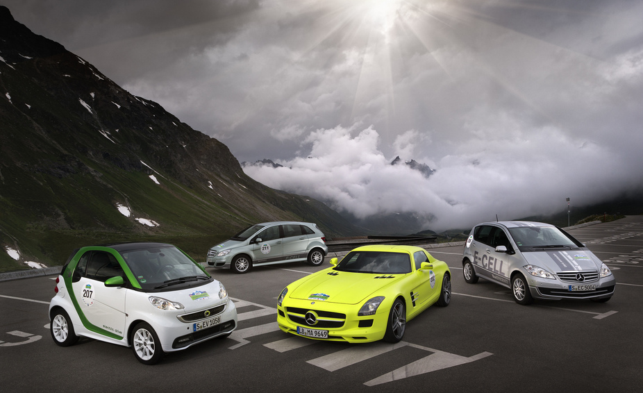 A Mercedes irá participar no ráli com 7 carros incluindo o SLS E-CELL
