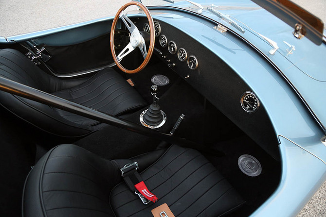 The interior is simplified compared to the street versions The interior is simplified compared to the street versions