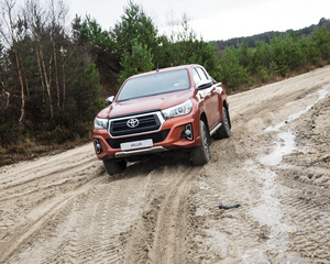 Hilux 8