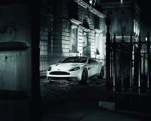 Vanquish Carbon White